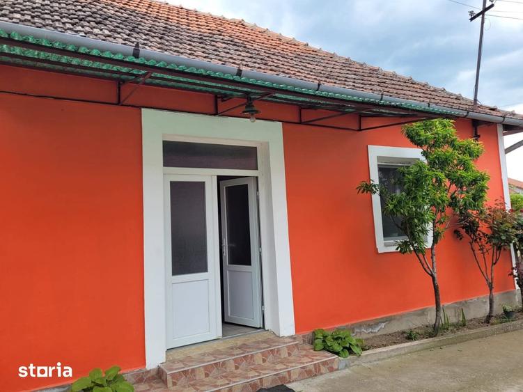 Casă cu 9 camere cu Teren 6300 Mp în Husasău de Tinca