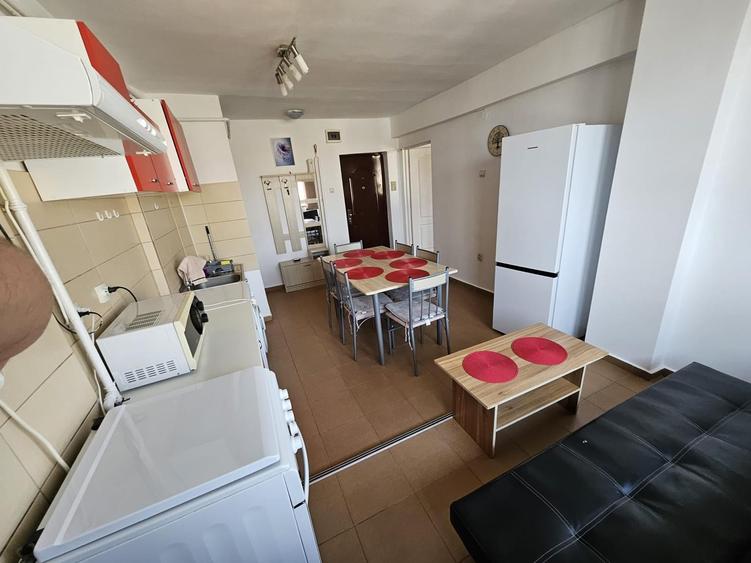 Apartament cu 2 camere semidecomandat, mobilat în Ultracentral