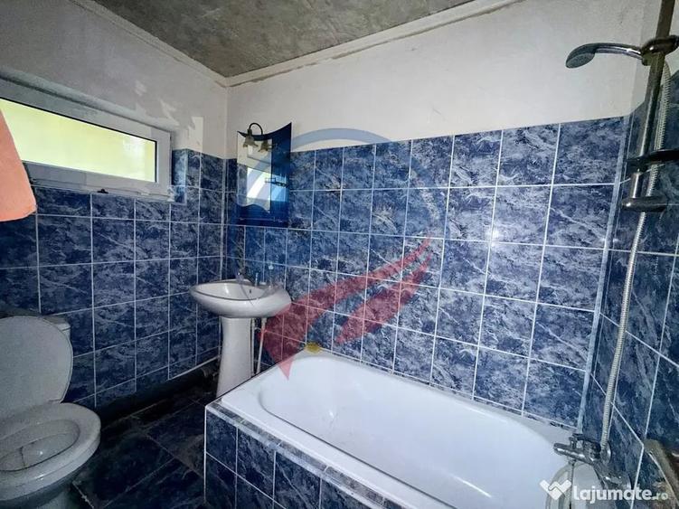Casă cu 4 camere cu Teren 680 Mp în Central