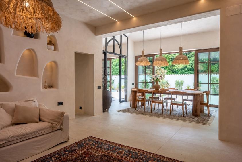 Casă individuală cu 5 camere cu Piscina în Gruiu