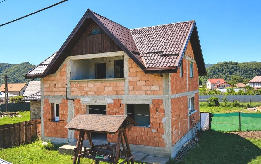 Casă cu 3 camere cu Teren 600 Mp în Cut