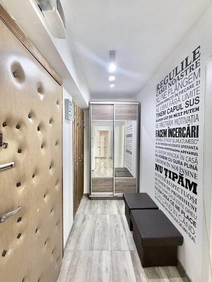 Apartament cu 3 camere semidecomandat, mobilat în Dâmbovița