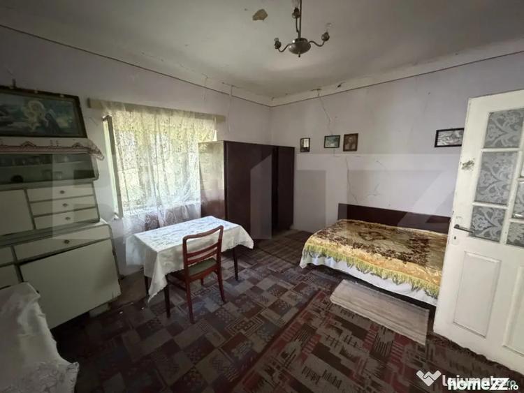 Casă cu 2 camere cu Teren 3673 Mp în Coșeiu