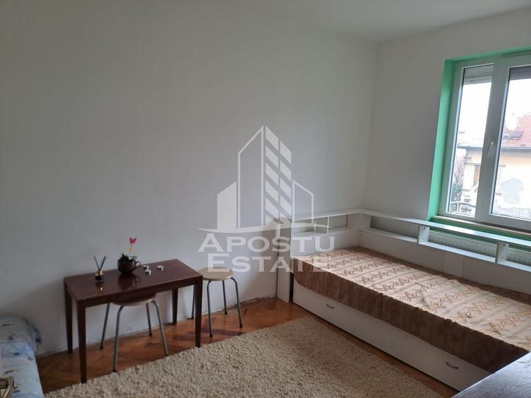 Apartament cu 2 camere decomandat, mobilat în Bălcescu