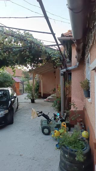 Casă cu 4 camere cu Teren 1959 Mp în Voivozi (Popești)