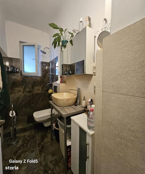 Casă cu 4 camere cu Teren 240 Mp în Central