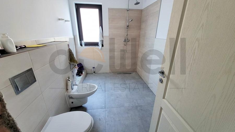 Casă individuală cu 5 camere cu Canalizare în Becicherecu Mic