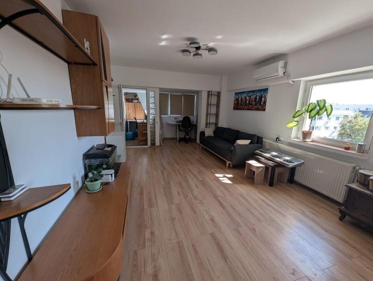 Apartament cu 3 camere decomandat în Băneasa