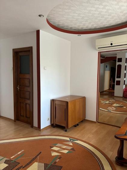 Apartament cu 4 camere în Ultracentral