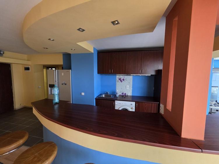 Apartament cu 2 camere semidecomandat, mobilat în Titulescu