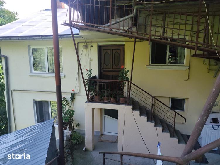 Casă cu 4 camere cu Teren 328 Mp în Central