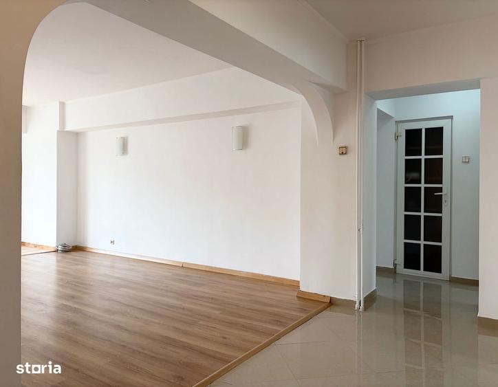 Apartament cu 4 camere, mobilat în Decebal