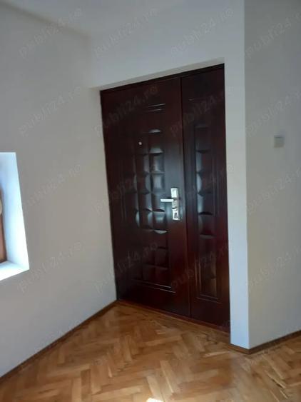 Apartament cu 3 camere decomandat în Dorobanți