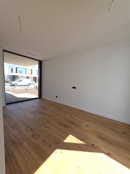 Duplex cu 5 camere cu Canalizare în Tunari