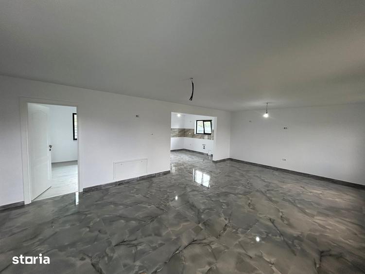 Casă cu 4 camere cu Teren 700 Mp în Central