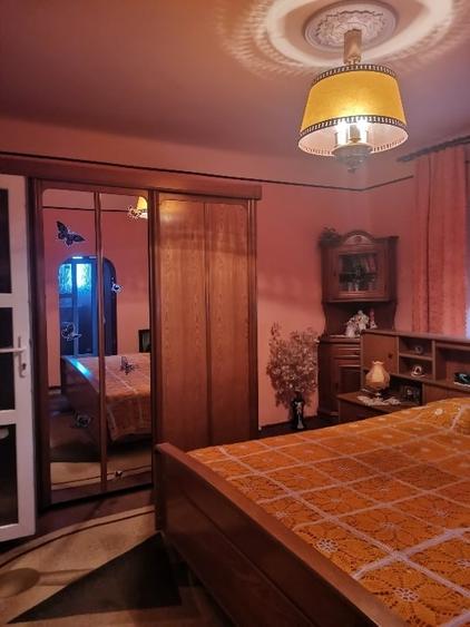 Casă individuală cu 5 camere cu Teren 1992 Mp în Ionești