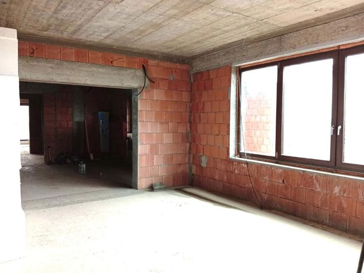 Casă cu 9 camere cu Teren 1400 Mp în Sânnicolau Mic