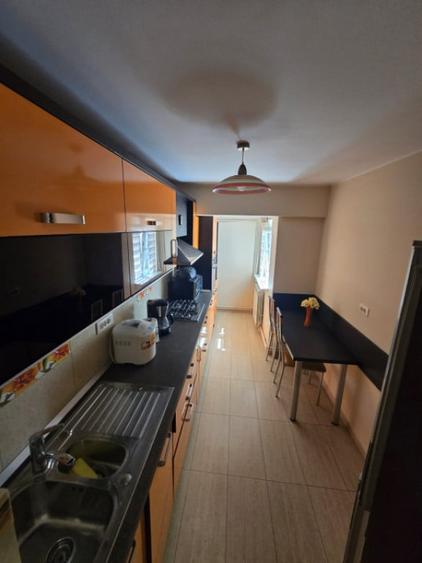 Apartament cu 3 camere decomandat în ICIL