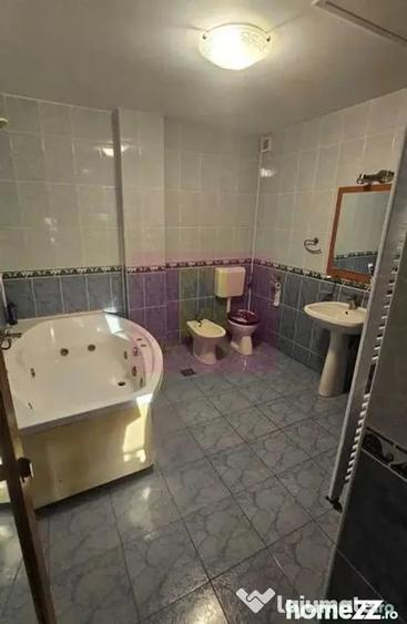 Apartament cu 4 camere decomandat în Dristor