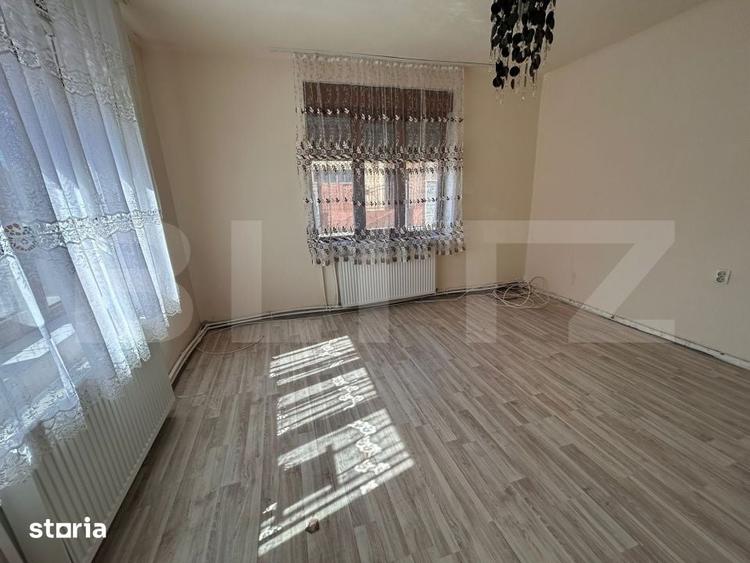 Casă cu 5 camere cu Teren 475 Mp în Crișan