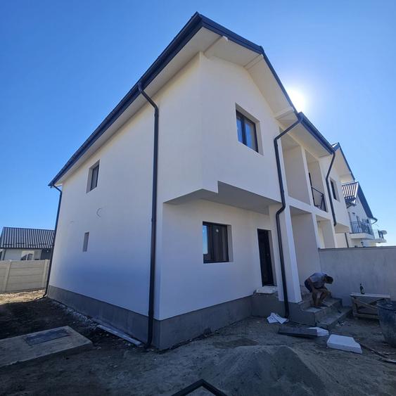 Casă cu 4 camere în Central