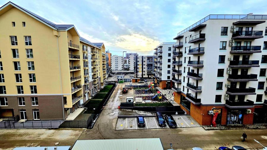 Apartament cu 2 camere semidecomandat, mobilat în Berceni