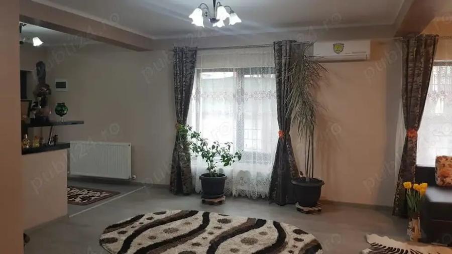 Casă cu 5 camere în Central
