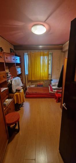 Apartament cu 3 camere decomandat în B-dul București