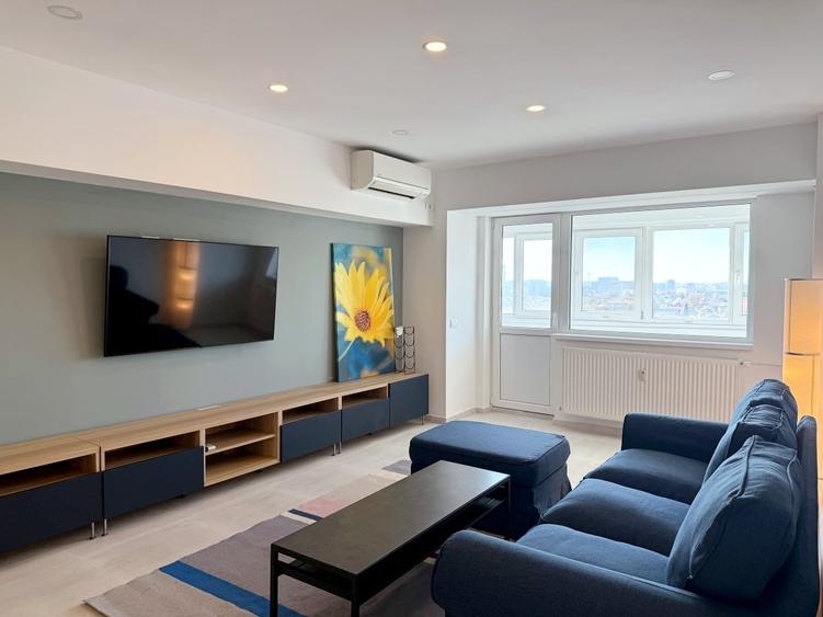 Apartament cu 3 camere semidecomandat, mobilat în 1 Mai