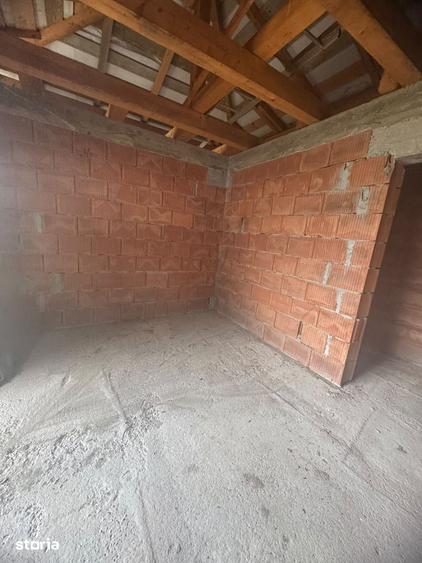 Casă cu 5 camere cu Teren 500 Mp în Central