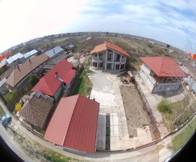 Casă cu 4 camere în Ianca
