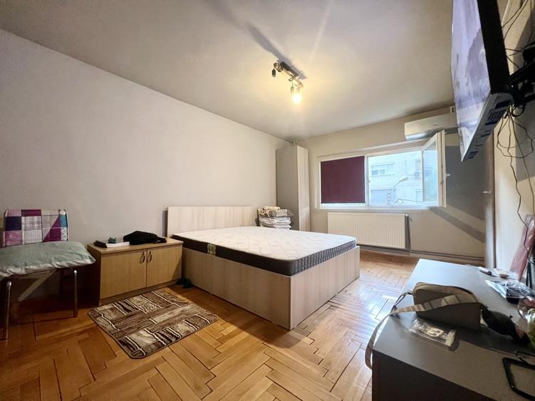 Apartament cu 3 camere, 72mp utili, etaj 2, decomandat - zona Lunei - 1