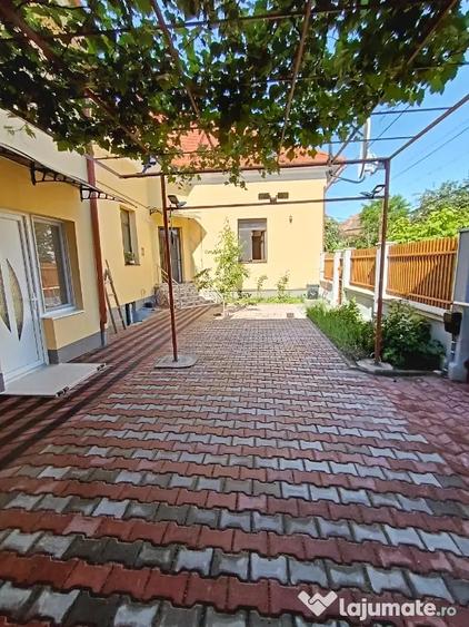 Casă cu 3 camere în Central