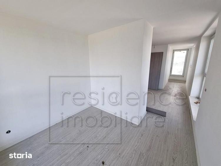 Apartament cu 4 camere decomandat în Gruia