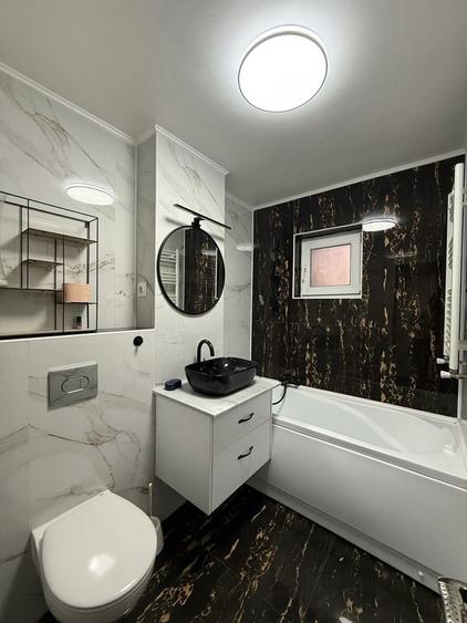 Apartament cu 3 camere decomandat în Exterior Vest