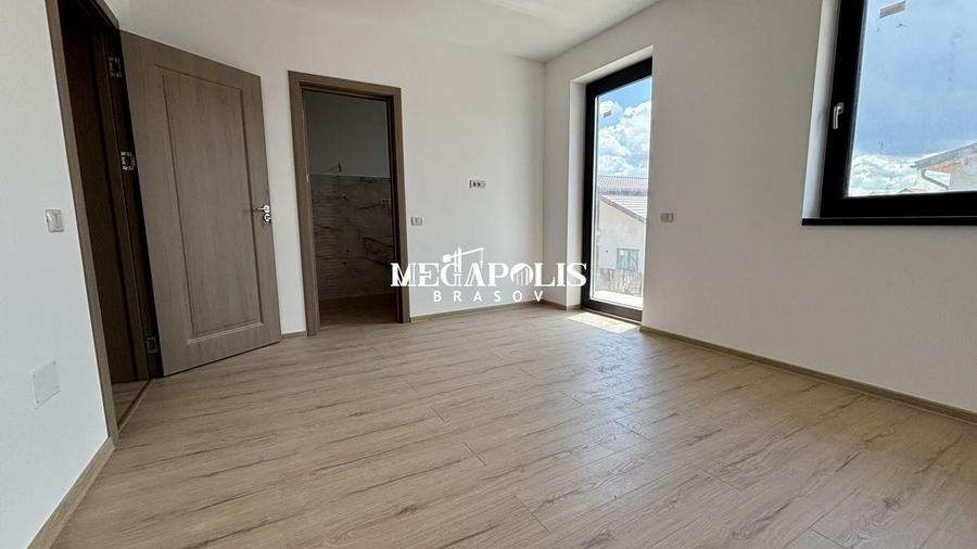 Duplex cu 4 camere cu Canalizare în Tărlungeni