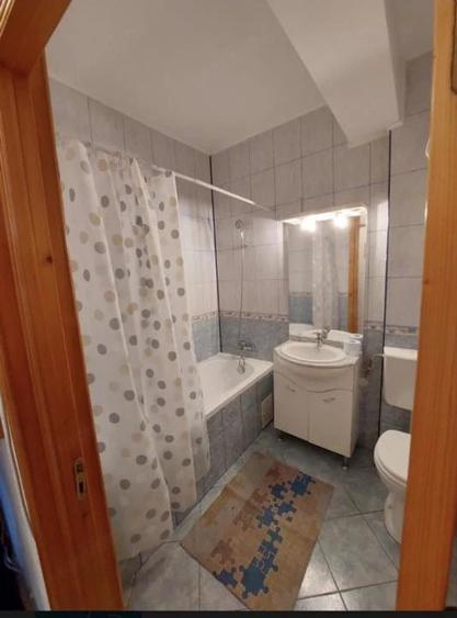Apartament cu 3 camere decomandat în Prundu