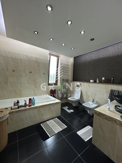 Duplex cu 5 camere cu Canalizare în Mănăștur