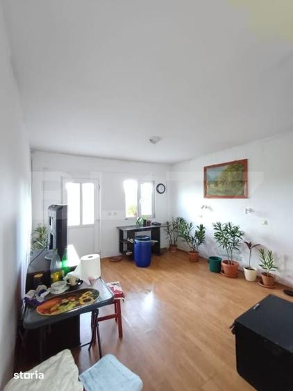 Casă cu 7 camere cu Teren 3289 Mp în Luna