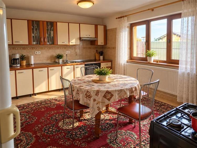 Casă cu 5 camere cu Teren 650 Mp în Exterior Est