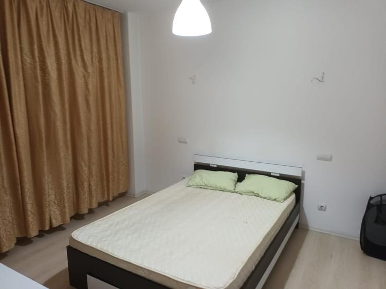 Apartament cu 2 camere decomandat în Roșu
