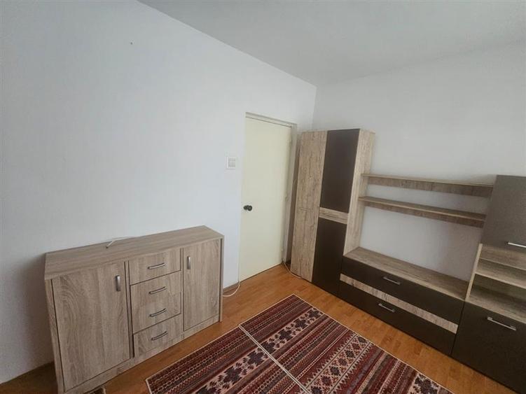Garsonieră semidecomandată, mobilată în Obcini
