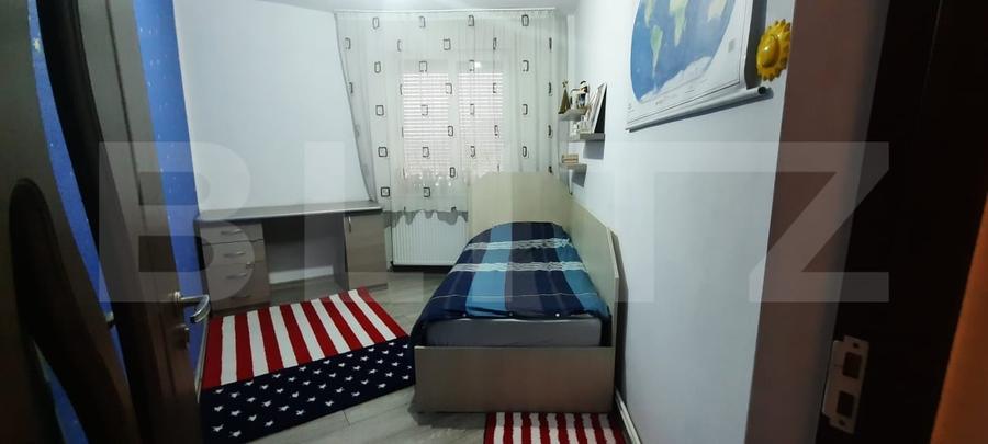 Apartament cu 4 camere decomandat, mobilat în Micro 15