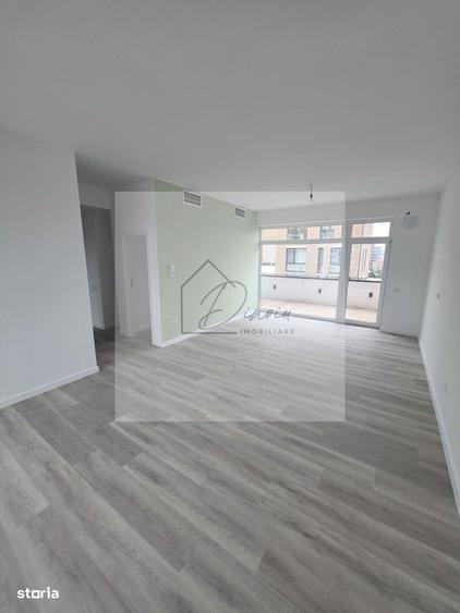 Apartament cu 2 camere decomandat în Est — fotografia 1