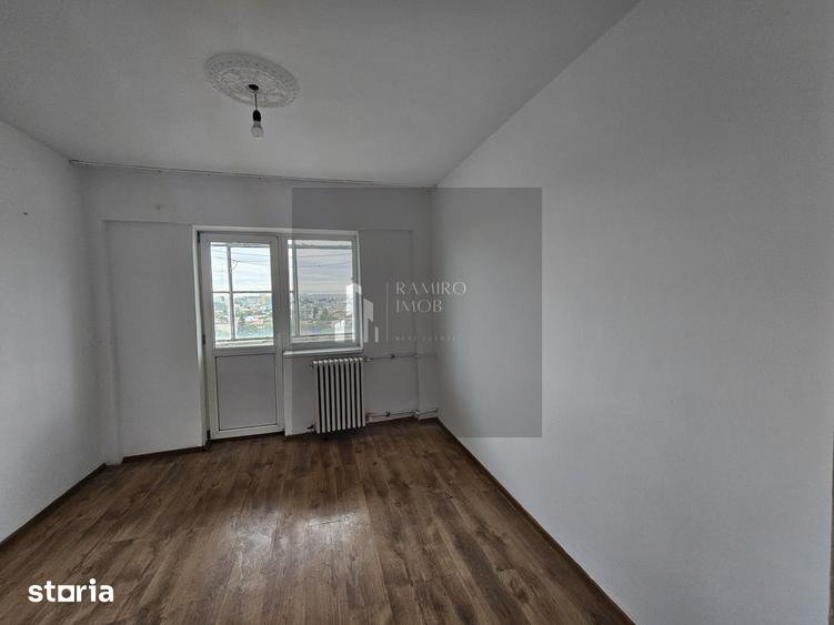 Apartament cu 3 camere decomandat în Giurgiului