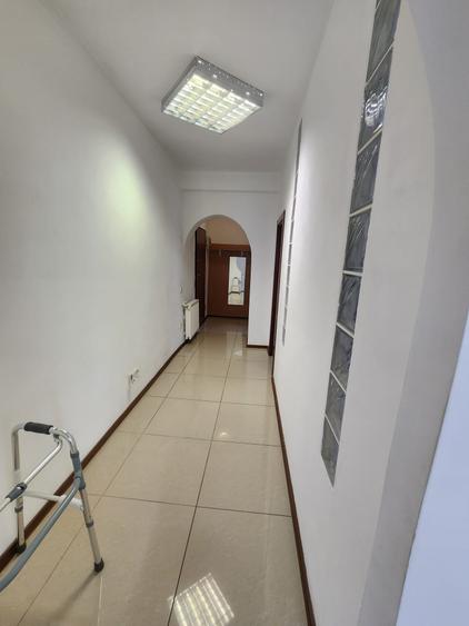 Apartament cu 2 camere decomandat în Văcăresti