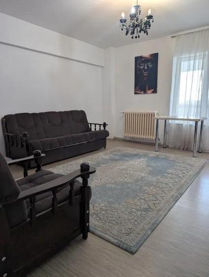 Apartament cu 2 camere decomandat, mobilat în Centru Civic