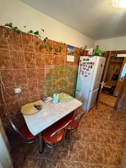 Apartament cu 3 camere decomandat în Est