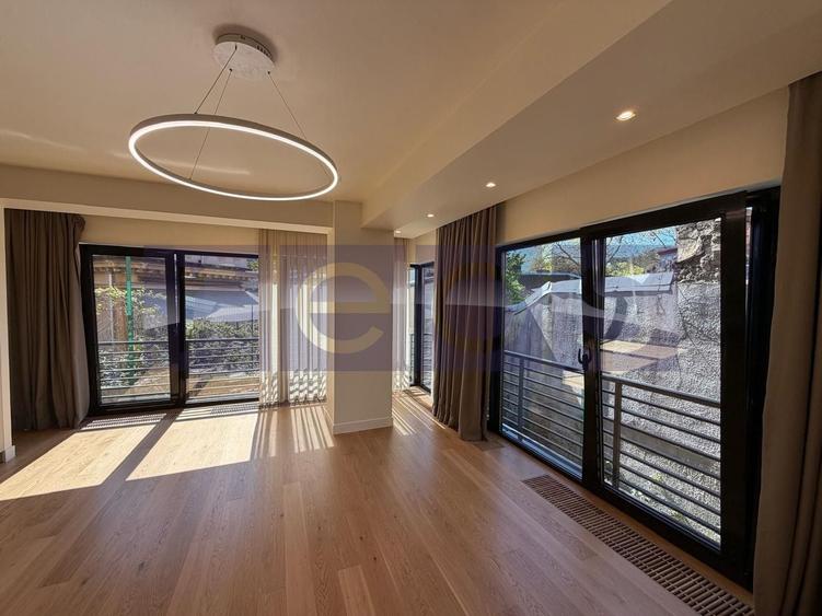 Apartament cu 2 camere decomandat în Grădina Icoanei