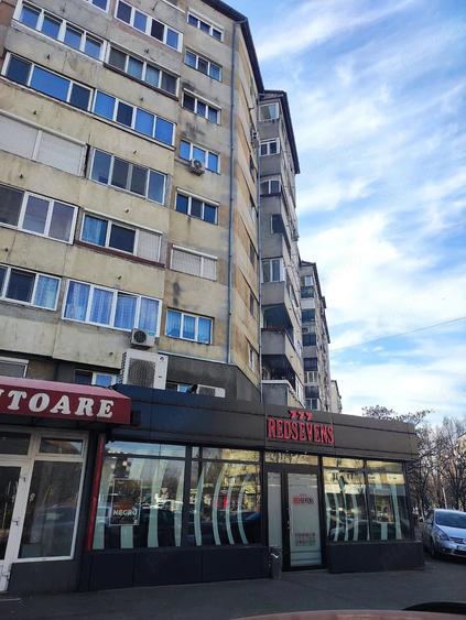 Spatiu comercial la intersectia bulevardului Stefan cel Mare si Transilvaniei - 2